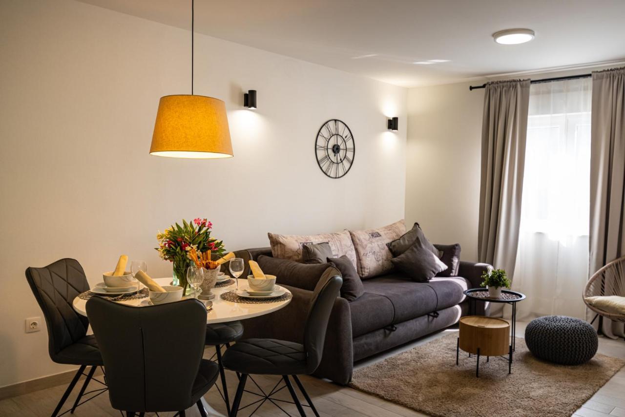 Fk Apartments Pakoštane Eksteriør bilde