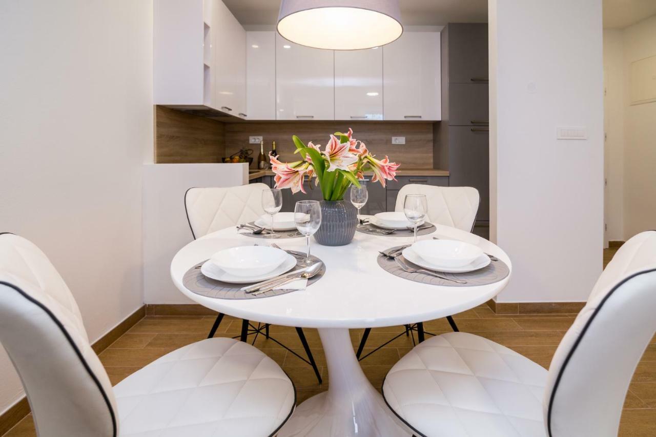 Fk Apartments Pakoštane Eksteriør bilde