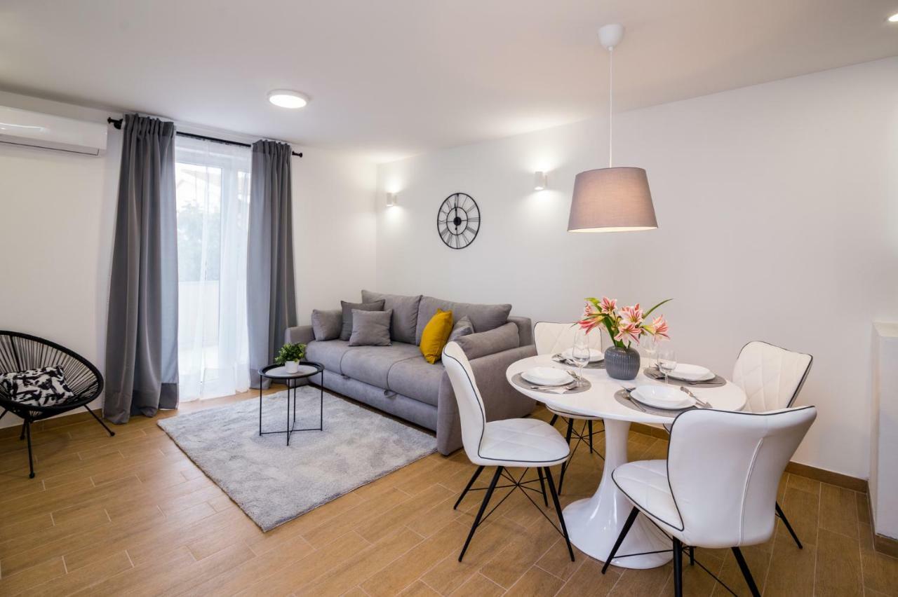 Fk Apartments Pakoštane Eksteriør bilde