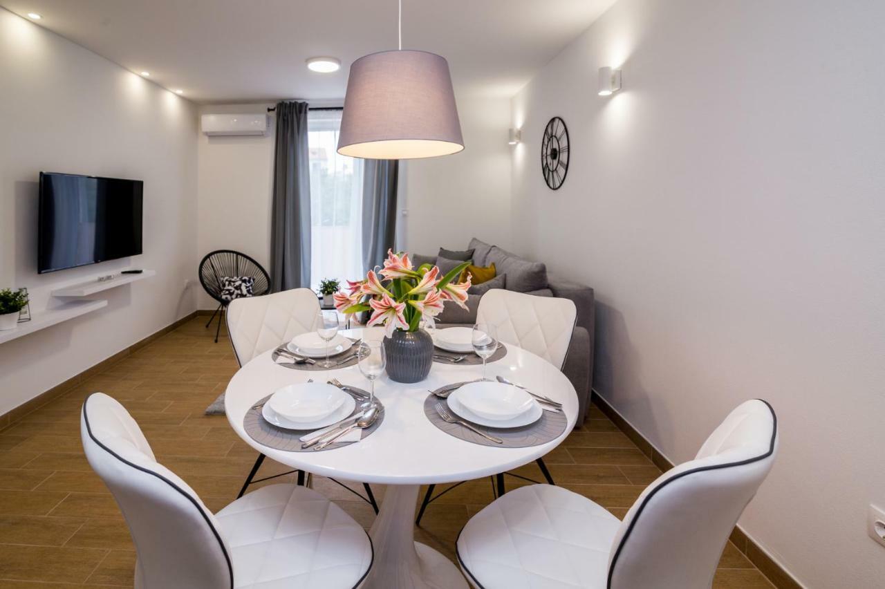 Fk Apartments Pakoštane Eksteriør bilde