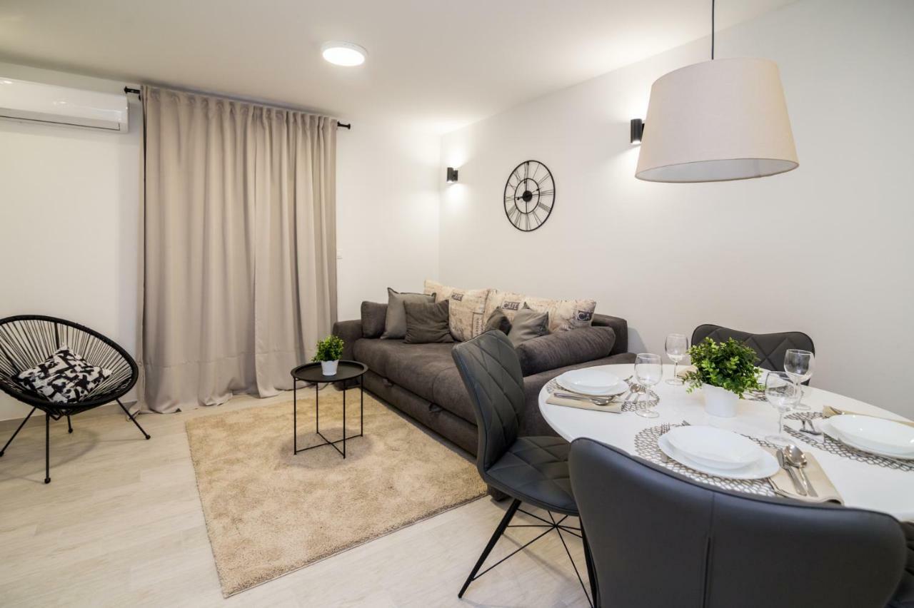 Fk Apartments Pakoštane Eksteriør bilde
