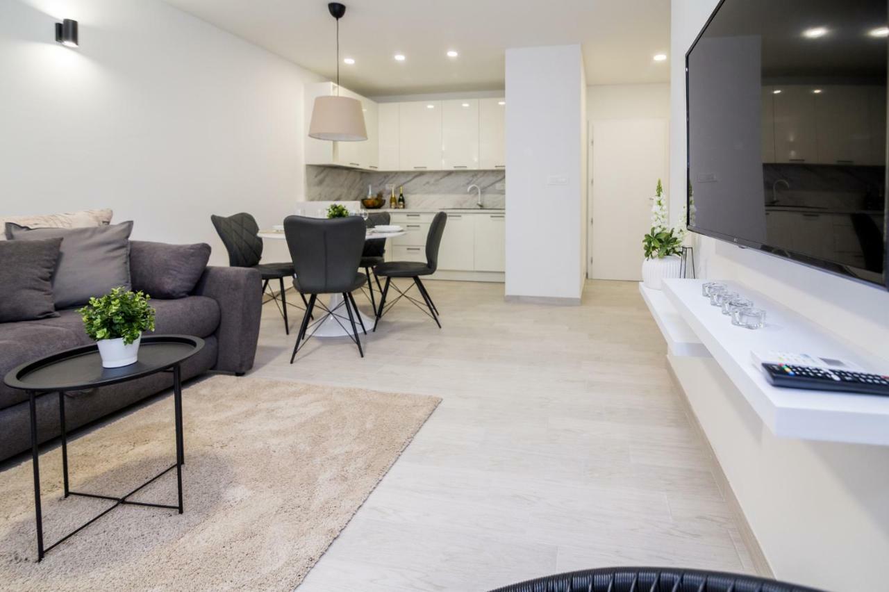 Fk Apartments Pakoštane Eksteriør bilde