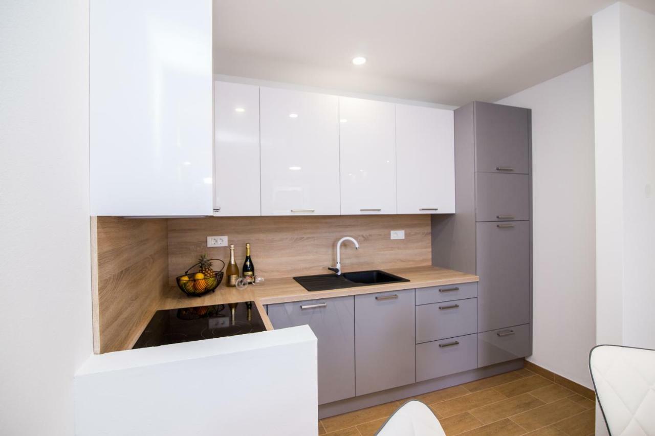 Fk Apartments Pakoštane Eksteriør bilde